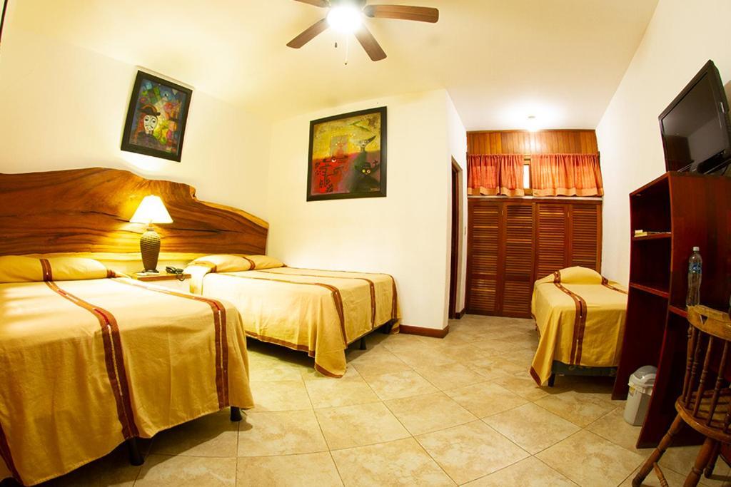 Hotel Dos Mundos Панахачел Екстериор снимка