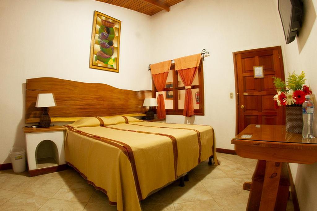 Hotel Dos Mundos Панахачел Екстериор снимка